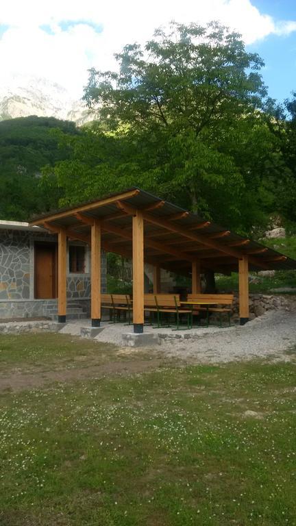 Buni Shqipes Villa Theth Luaran gambar