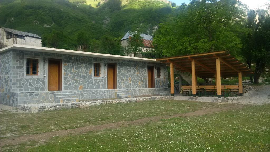 Buni Shqipes Villa Theth Luaran gambar